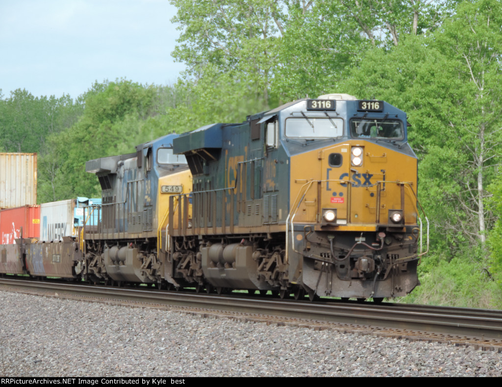 CSX 3116 on I004